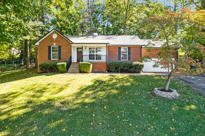 812 Hunters Crossing Ln