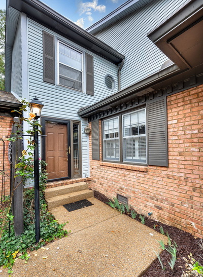 229 Hearthstone Manor Ln