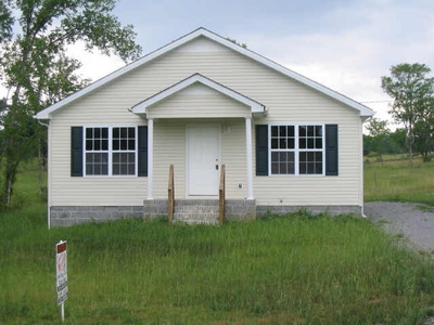 Exterior view of 100 Tanner Cir in Shelbyville, TN