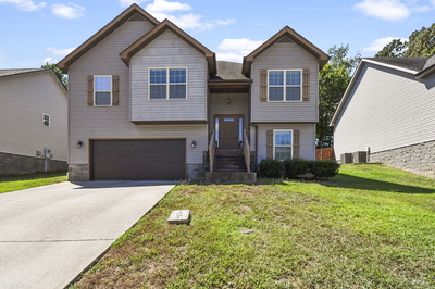 Exterior view of 430 Leslie Wood Dr in Clarksville, TN