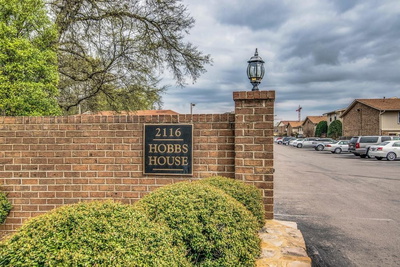 2116 Hobbs Rd