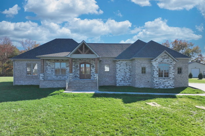 106 Chandelle Dr