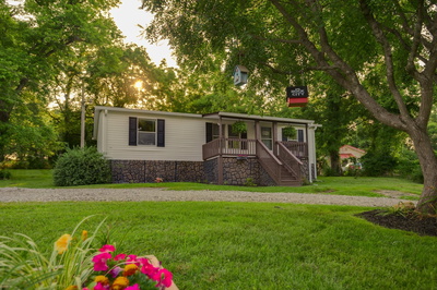 Exterior view of 236 Cornwell ave in Watertown, TN