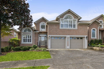 1032 Golf Club Cir, W