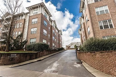 2310 Elliott Ave
