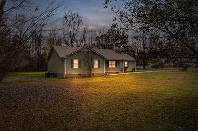 Exterior view of 99 Arrowhead Dr in Manchester, TN