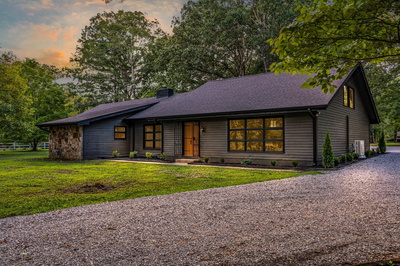 Exterior view of 364A Cook Rd in Tullahoma, TN