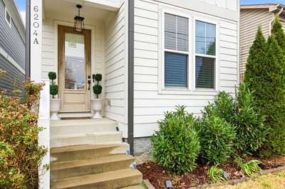 6204A California Ave