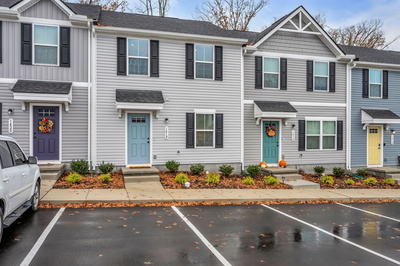 1418 Sweet Shrub Loop