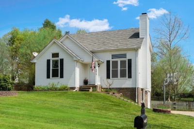 3413 E Henderson Way