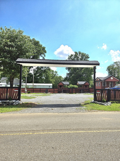 916 Britton Springs Rd