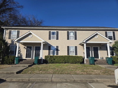Exterior view of 805 E Railroad St in Waverly, TN