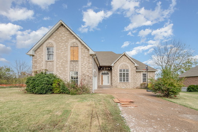 Exterior view of 1774 Shagbark Way in Gallatin, TN