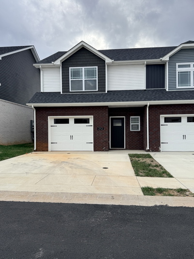 212 W Fallow Ct