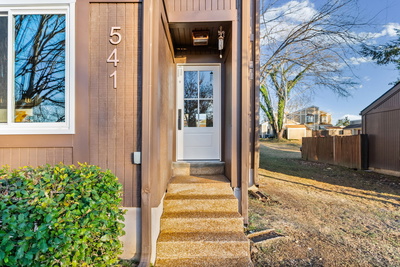 541 Doral Country Dr