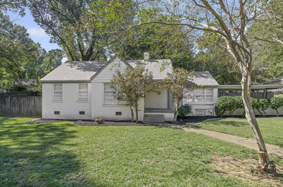 Exterior view of 955 GOODMAN ST in Memphis, TN
