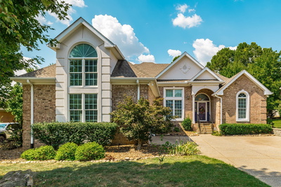 Exterior view of 150 Stonebrook Ln in Hendersonville, TN