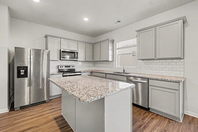 707 Samuel Lee Ln