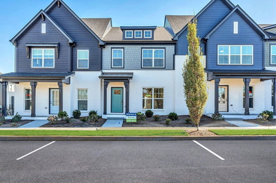 Exterior view of 132 Beignet Alley in Hendersonville, TN