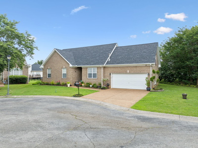 Exterior view of 304 Jackson Way Ct in Nashville, TN