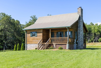 Exterior view of 2890 Ellis Ln in Palmyra, TN