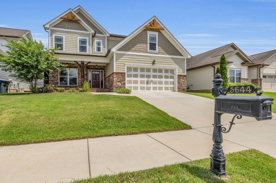 5644 Bungalow Circle