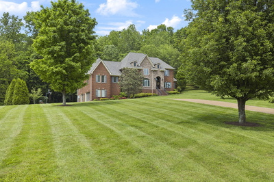 1075 Natchez Valley Ln