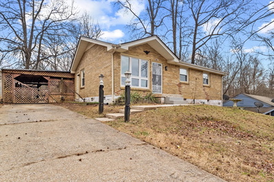 861 E Happy Hollow Dr