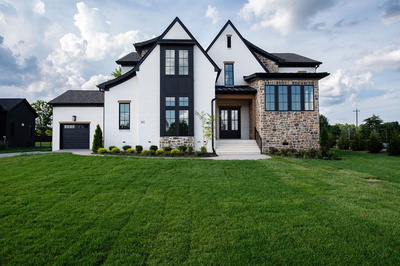 102 Autumn Breeze Dr