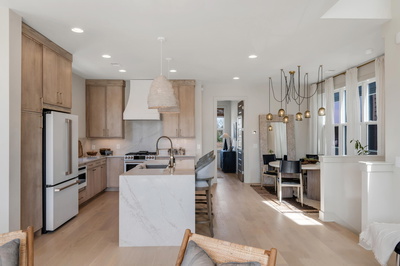 2432 Heiman Street, W