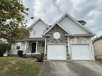 2220 Green Trails Dr