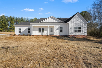 Exterior view of 4211 Asbury Road in Manchester, TN