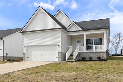 Exterior view of 459 Colvert Lake Rd in Smithville, TN