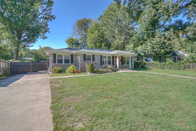 Exterior view of 1827 Middle Tennessee Blvd in Murfreesboro, TN