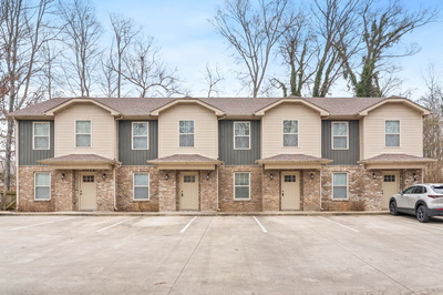 1560 E Knollwood Circle