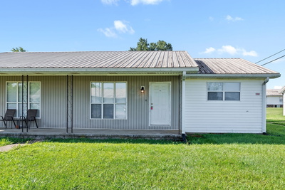 Exterior view of 306 Thompsonville Ln Unit 906 in Oak Grove, KY