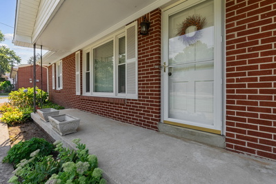 209 Oak Dr
