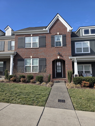 369 Carriage House Ln