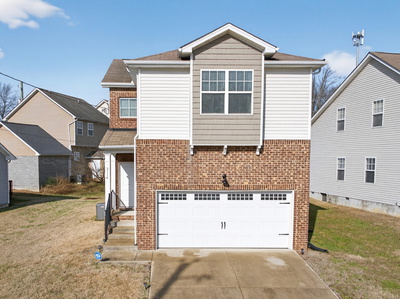 3116 Shady Tree Ln