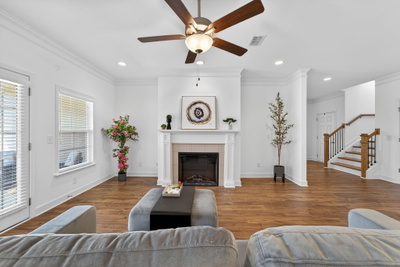 2408 Stonecenter Ln