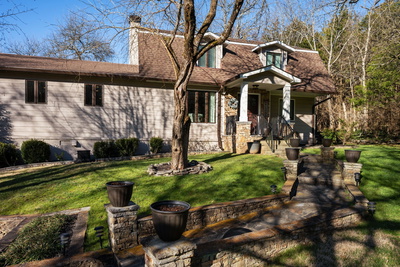 1004 Perkins Ln