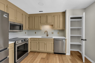 1011 E Northfield Blvd, E