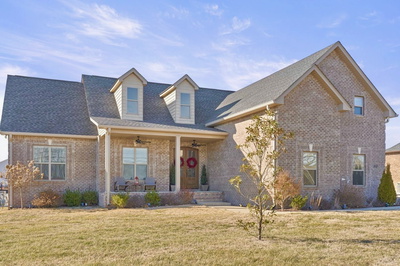 Exterior view of 807 Calista Rd in White House, TN