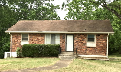 Exterior view of 103 Cranwill Dr in Hendersonville, TN