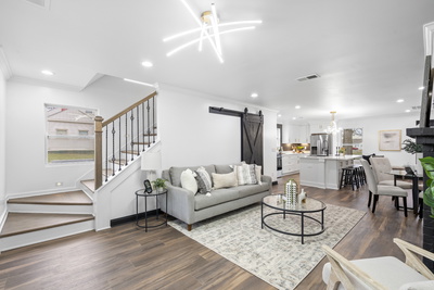 220 Chamberlain Dr