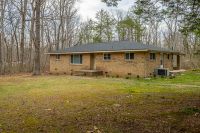 Exterior view of 4302 Taft Highway in Signal Mountain, TN
