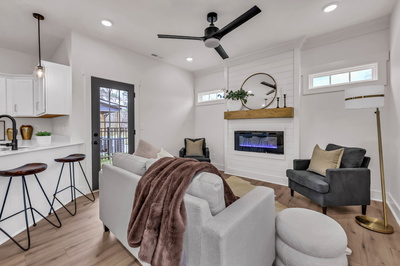 548 Charleston Cove Way