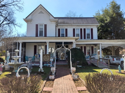 213 Pulaski St