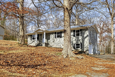 379 Oakwood Circle, NE