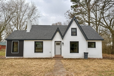 206 W Main St